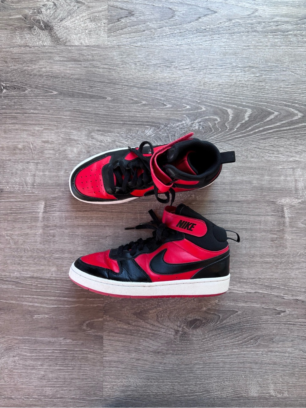 Nike Borough Mid Shoes